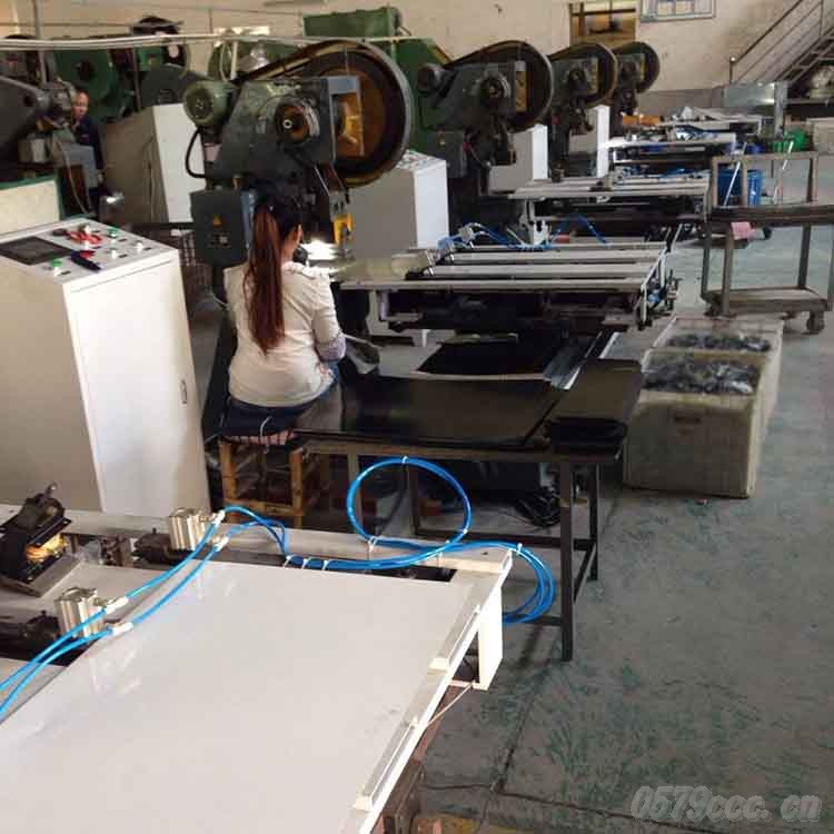 DF-100沖床送料機(jī) (3)
